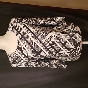 JM Strength Poly Blouse Black& White PMedium